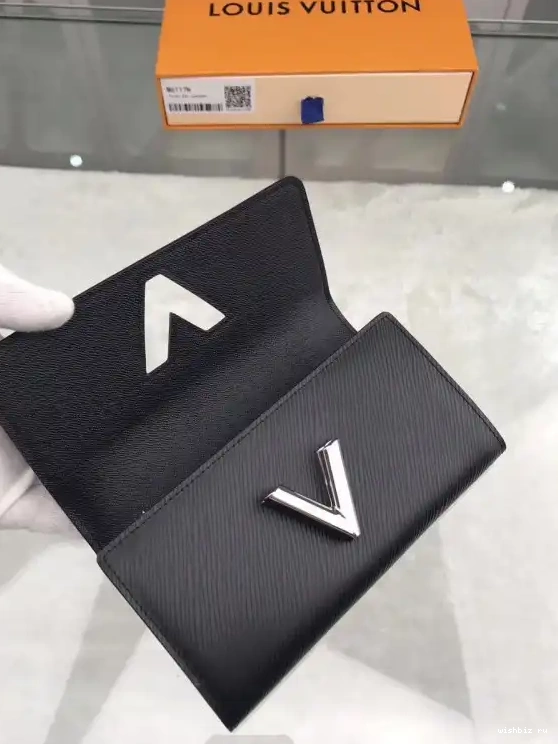 WIS Wallet Louis Twist Vuitton 0603